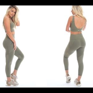 Paragon -Cristina Capron Allure Leggings Deep Sage